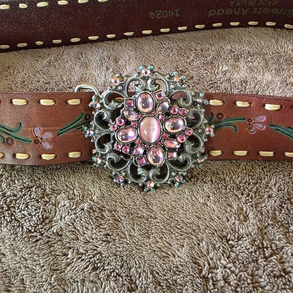 Streets Ahead Vintage Leather Belt Sz S Pink Rhinestone Medallion USA - Picture 3 of 11